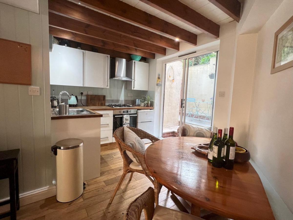 Pass The Keys 64 Church Street Characterful 2-Bed Cottage In The Heart Of Town Кінгсбридж Екстер'єр фото